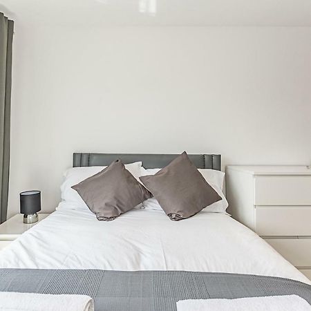 Modern Apartment Canary Wharf ลอนดอน ภายนอก รูปภาพ