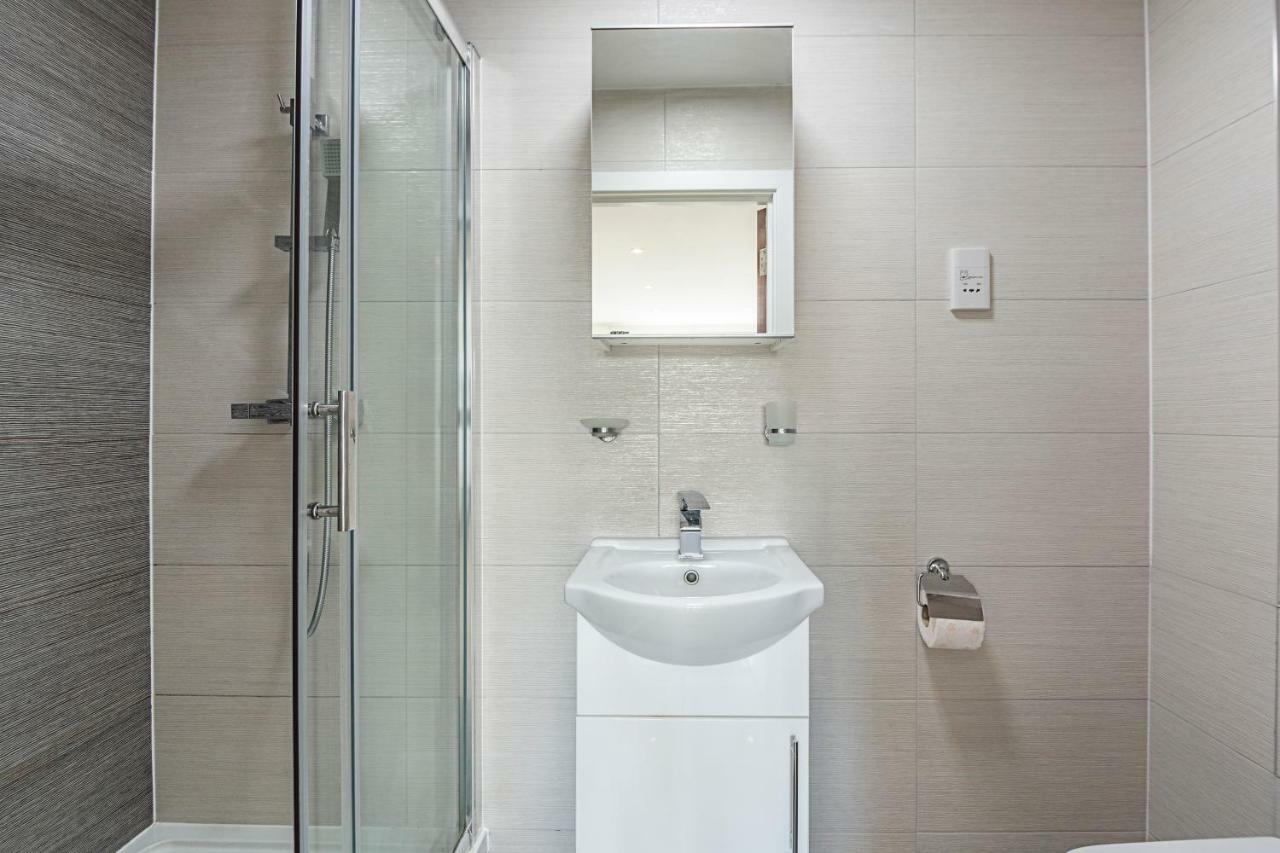 Modern Apartment Canary Wharf ลอนดอน ภายนอก รูปภาพ