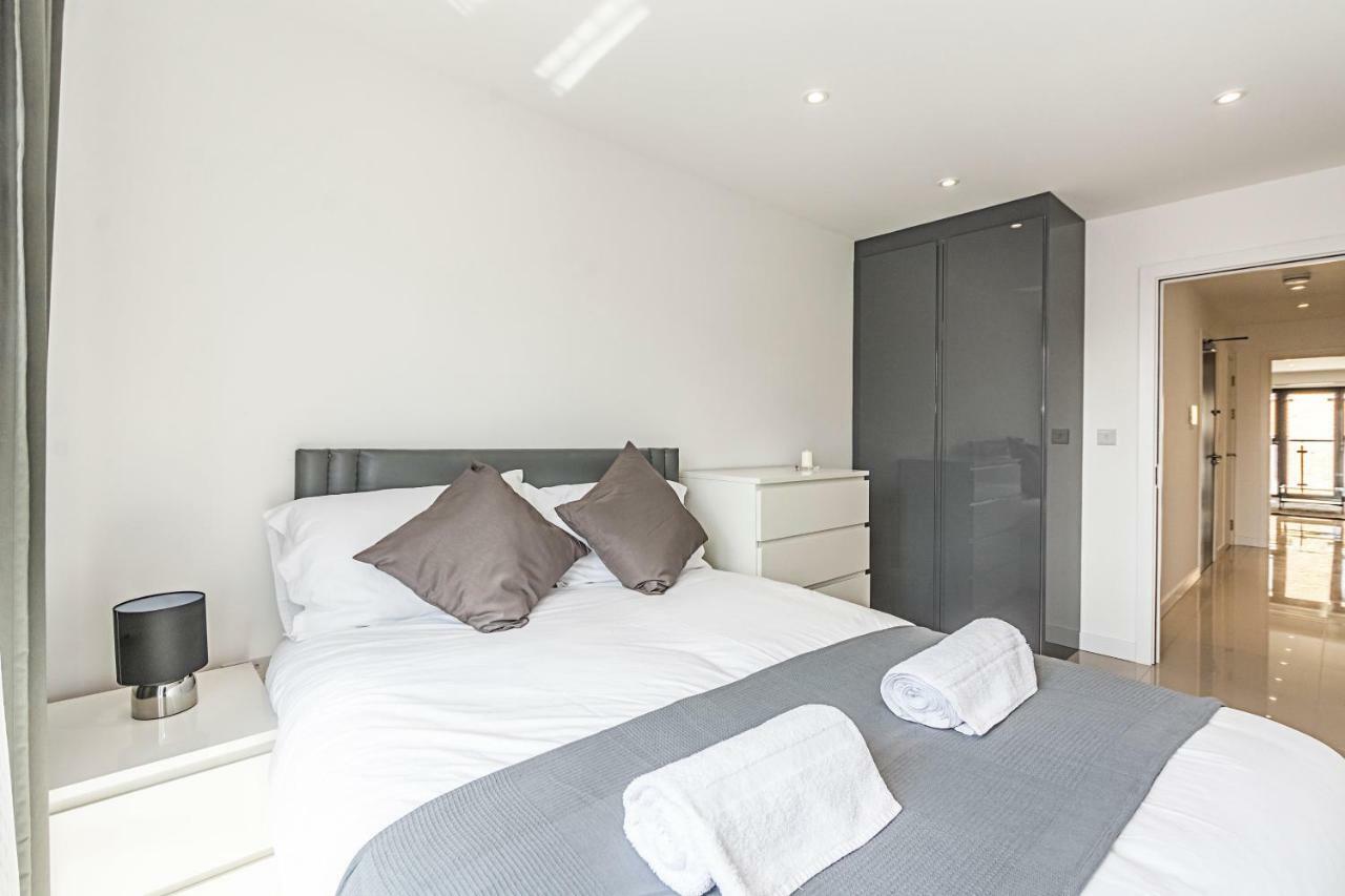 Modern Apartment Canary Wharf ลอนดอน ภายนอก รูปภาพ