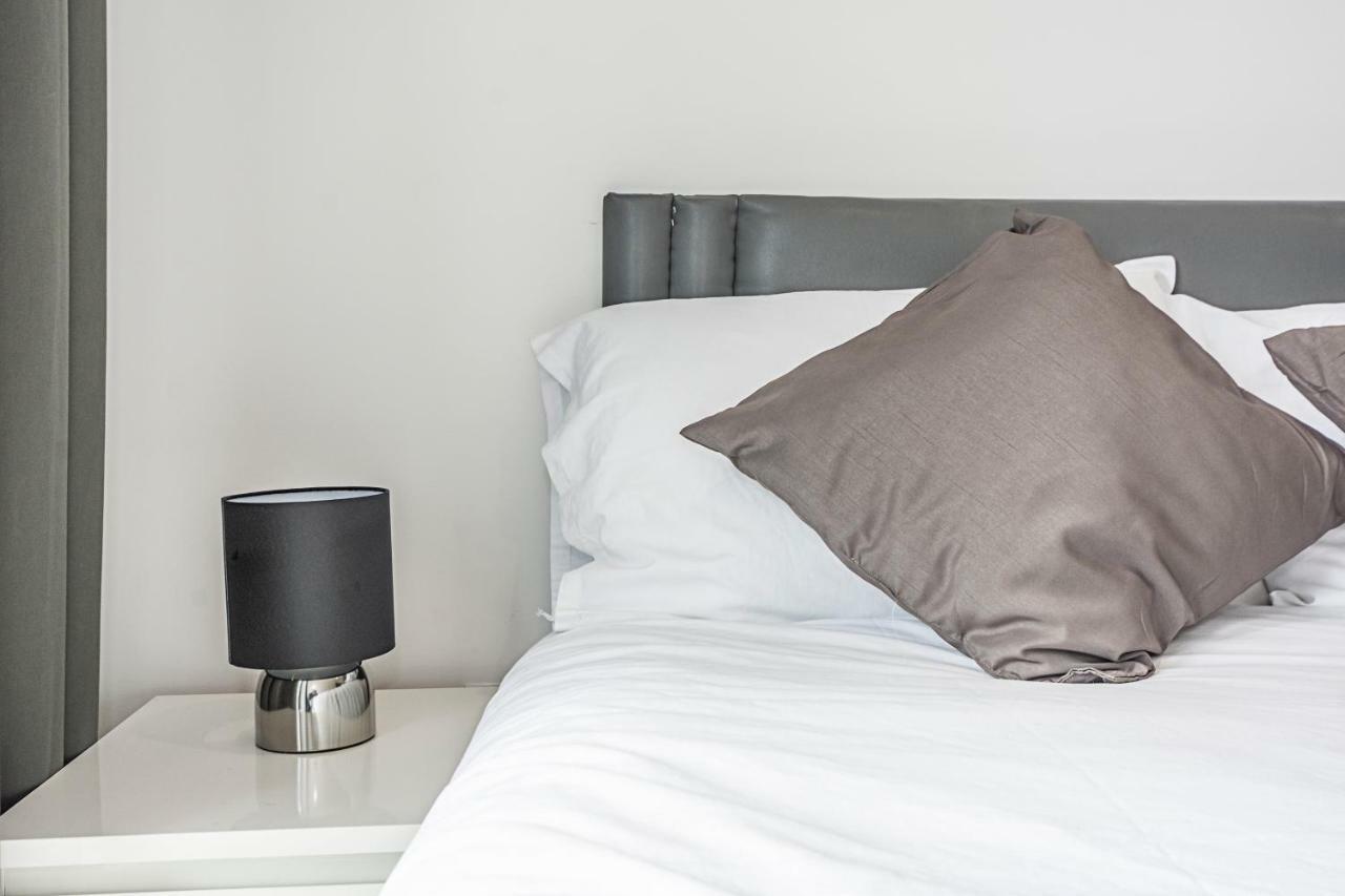 Modern Apartment Canary Wharf ลอนดอน ภายนอก รูปภาพ